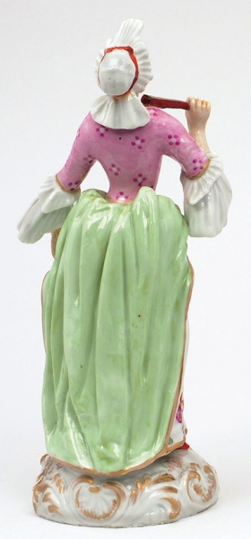 Скульптура «Дама с веером». Германия, Мейсенская фарфоровая мануфактура. Третья четверть ХХ века. Фарфор, надглазурная полихромная роспись. Высота 19,5 см.