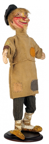 Театральная кукла «Кулак». 1920-е. Папье-маше, ткань. Высота 67,5 см.