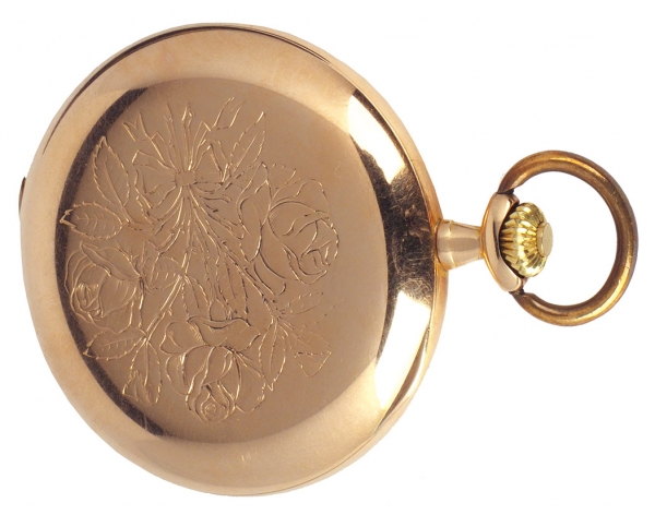 Часы карманные золотые с гравировкой «RI». Западная Европа. Первая половина ХХ века. Золото 585 пробы, гравировка. Диаметр 5 см.