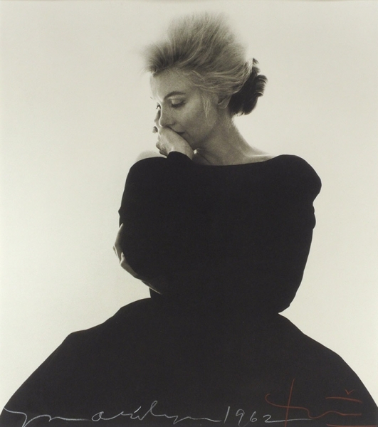 Берт Штерн (Bert Stern) (1929–2013) «Мэрилин в темном платье». 1962. Бумага, фотопечать, 56x49 см.
