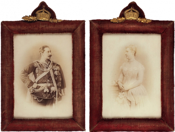 Последний германский император Вильгельм II и его супруга, императрица Августа Виктория. Два идентично оформленных фотопортрета.