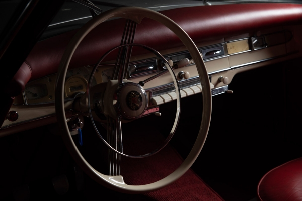 [Любимый автомобиль Марчелло Мастрояни и Пола Ньюмана] Borgward Isabella Coupe. Год выпуска 1959. Германия прочно занимает лидирующие позиции на мировом авторынке, именно там и зародилась история автомобильной промышленности. Многие компании, основанные в конце XIX — начале XX века, успешно существуют и по сей день. Но сегодня мы хотим вам представить автомобиль в свое время широко известной марки Borgward, существование которой прекратилось осенью 1961 года.