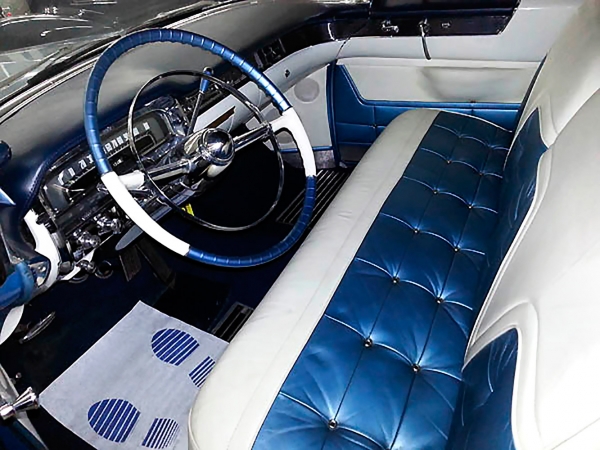 [Любимая модель Элвиса Пресли, снявшаяся в культовом фильме «Страх и ненависть в Лас-Вегасе»] Cadillac Eldorado. Год выпуска: 1955. Один из лучших автомобилей представительского класса своего времени — легендарный Cadillac Eldorado (1955 г.).