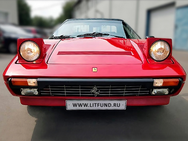 [Дебют Ferrari 308 Quattrovalvole состоялся на парижском автосалоне в октябре 1982 года] Ferrari 308 GTS Quattrovalvole. Год выпуска: 1983. Старейший участник «Формулы-1», не пропустивший ни одного сезона с 1950 года, мультимиллиардная компания-гигант в мире спорта — Ferrari — много лет пользуется огромным успехом. С момента появления на мировом рынке Ferrari зарекомендовали себя как самые быстрые, дорогие и эксклюзивные автомобили, завоевавшие 16 призов за инженерные достижения, больше, чем кто либо другой.
