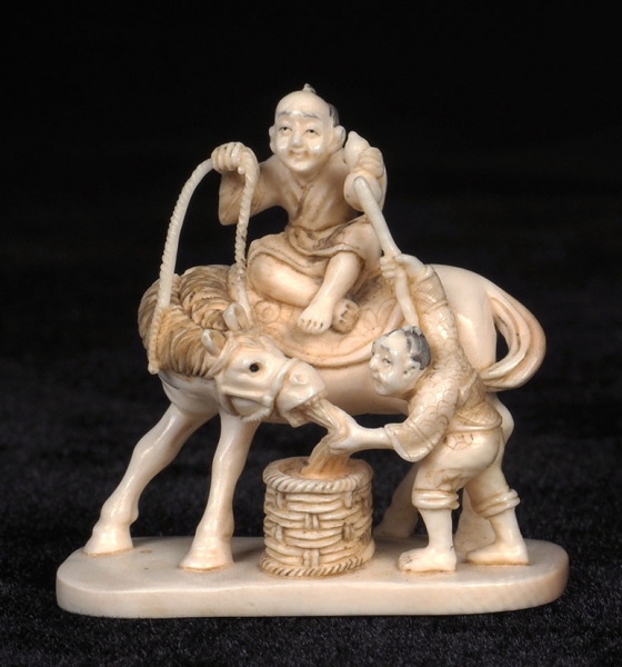Коллекция из 59 фигурок нэцкэ. Япония, XIX — первая четверть XX в. Слоновая кость; резьба, шлифовка, полировка.