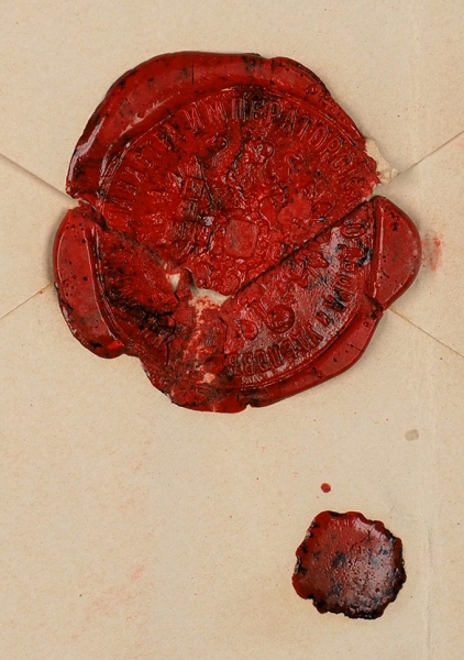 Два конверта Императорской канцелярии с сохранением оригинальных сургучных печатей.