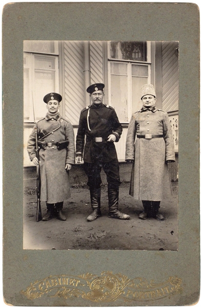 Восемь фотографий военных. 1910-е гг.