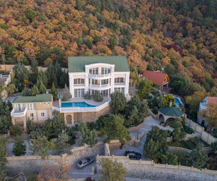 Дом 725 кв. м — Элитный особняк с панорамным видом на море и горы в пгт Гаспра. Республика Крым, Ялта, пгт. Гаспра.