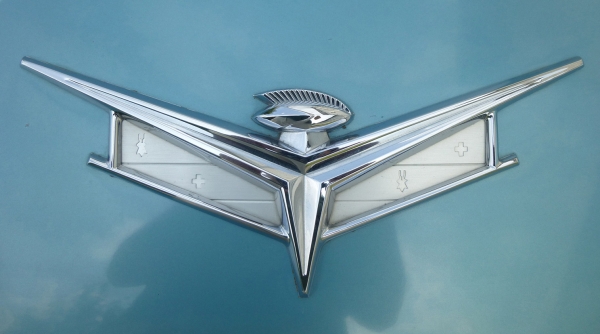 Buick LeSabre Coupe. Год выпуска: 1959. Речь пойдёт о старейшей американской автомобильной компании, автопроизводителе, не испытавшем ни единой неудачи, падения или банкротства.