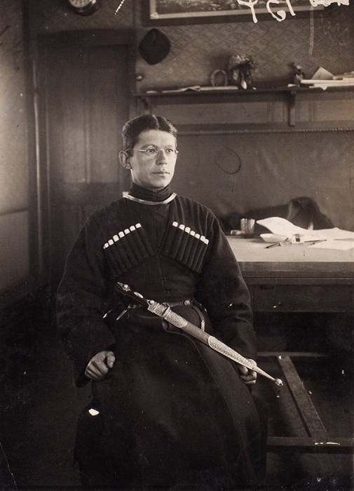 Два фото командующего Северокавказской Красной армией Алексея Ивановича Автономова. Кавказ, 1918-1919 гг.