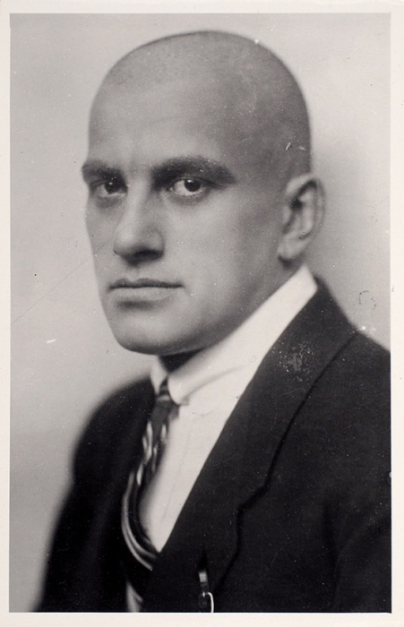 Фотография: Портрет В.В. Маяковского. [Берлин, 1923].